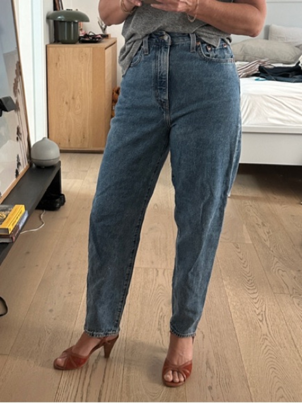 Levis High loose Taper size 27 80s trend